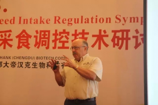 明尼蘇達州養豬技術顧問麥克•布朗博士：《美國的養豬業、生產力、結構和設備》