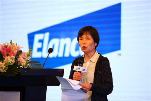 5. 中國獸藥協(xié)會常務副秘書長耿玉亭女士致辭_副本.jpg