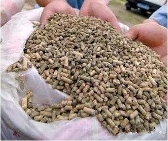 這幾種飼料霉變現(xiàn)象的真正原因你“造”嗎？——通過(guò)現(xiàn)象分析原因，給出方案。