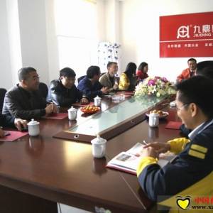 揚翔飼料一行來九鼎集團交流學習